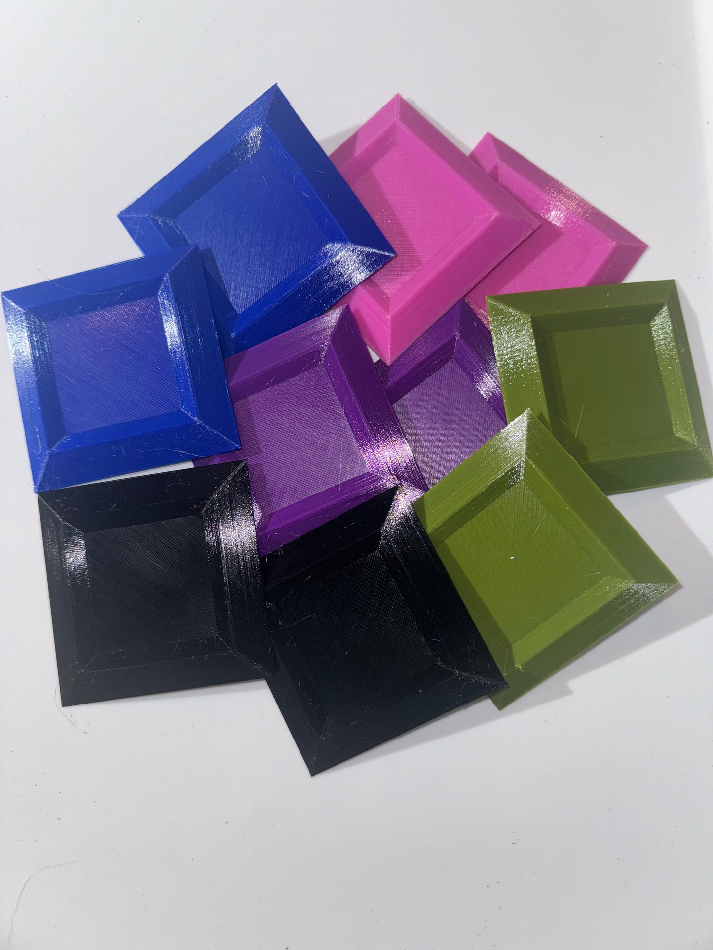 3-D Square Isopod Food Dishes